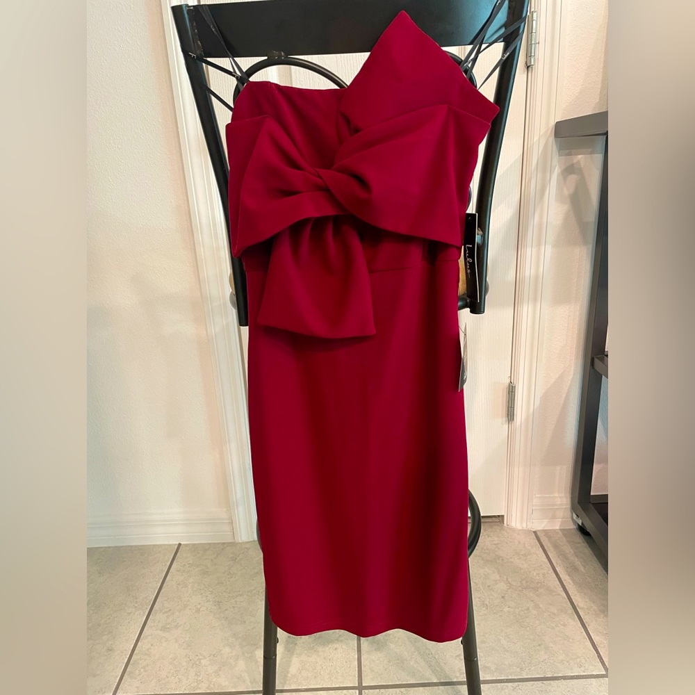Bow 'n' Arrow Burgundy Strapless Bodycon Dress